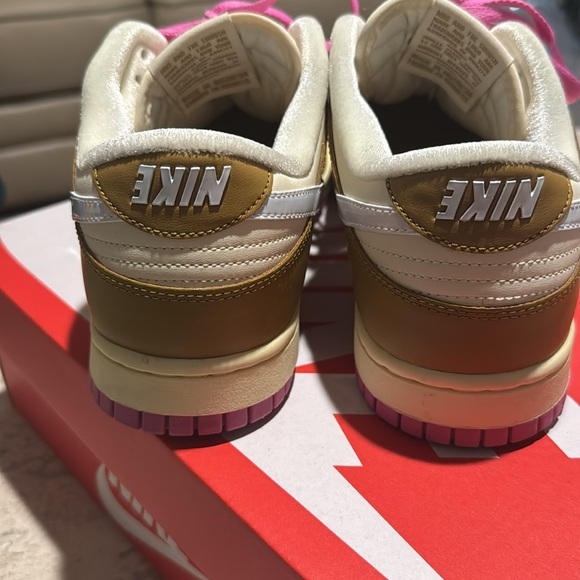 Nike Dunk Low - Picture 4 of 8